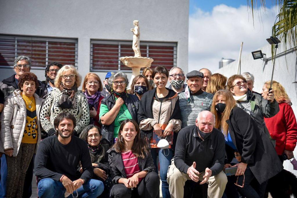 Mayra en el centro de jubilados Villa Esmeralda 1